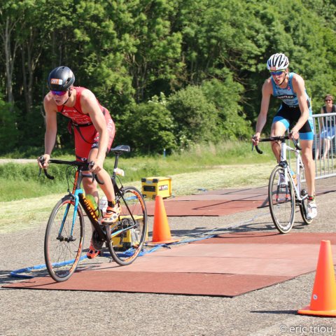 triathlonduinalmerejeugdjunioren240.jpg